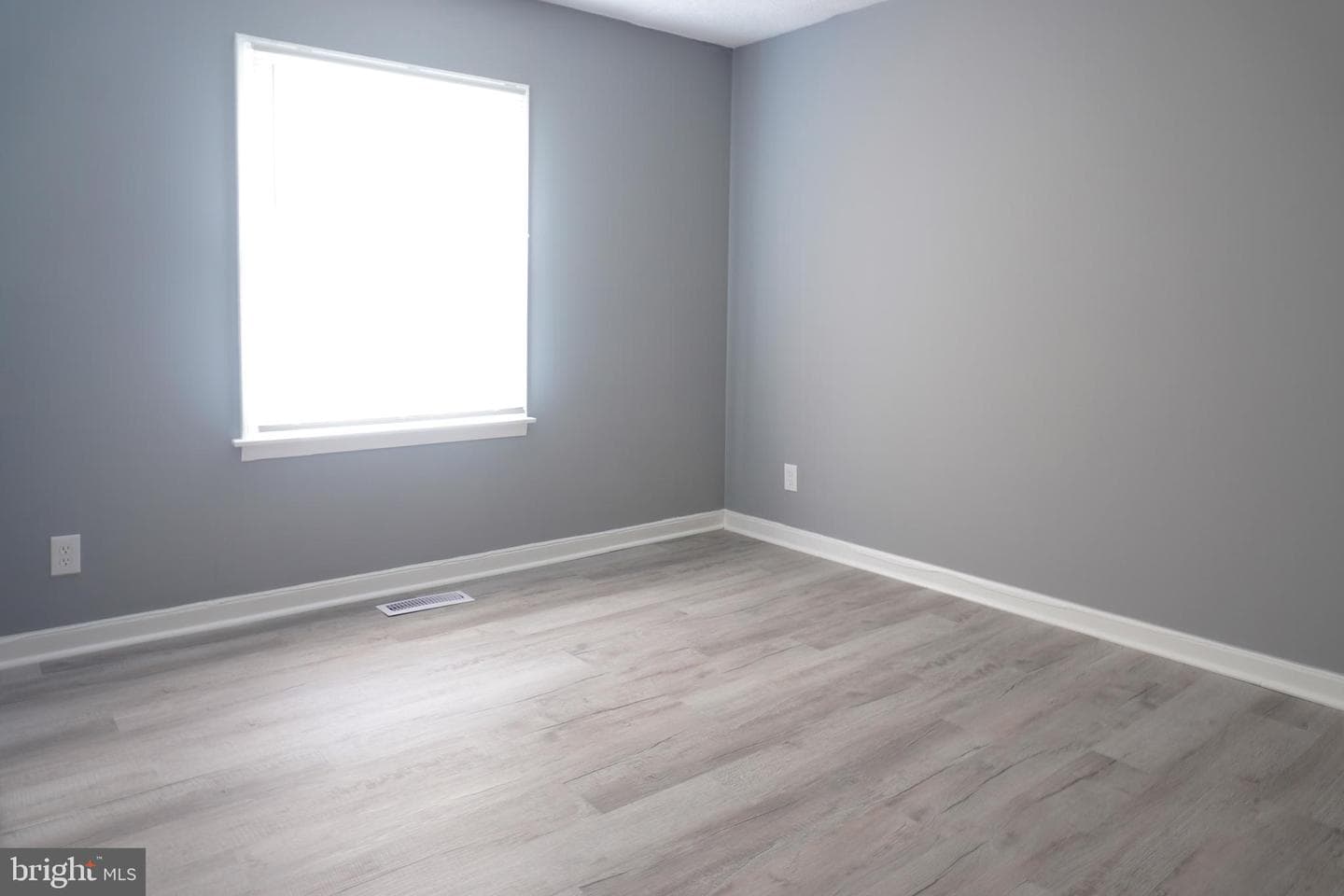 8102 Thornfield Terrace photo 9