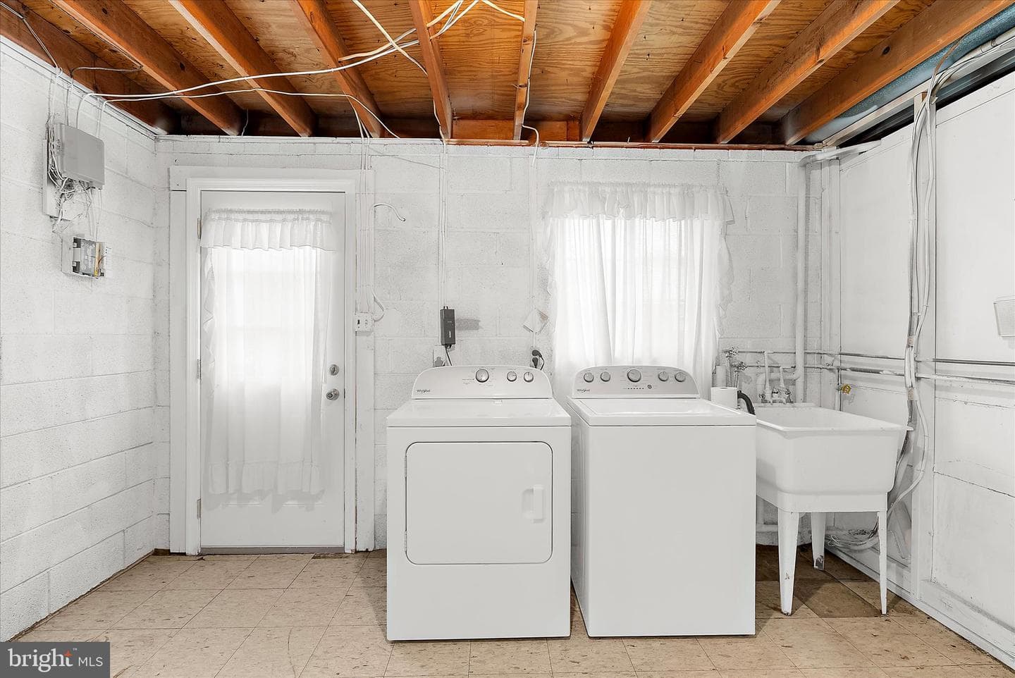 7708 Gambier Drive photo 32
