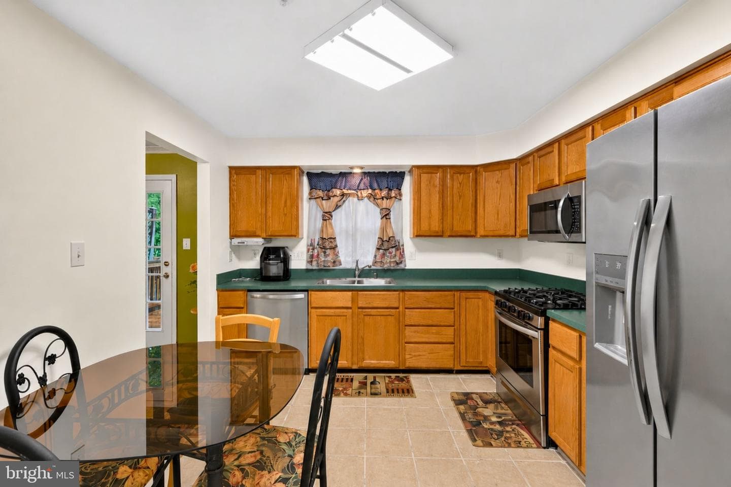 7318 Rotunda Court photo 4