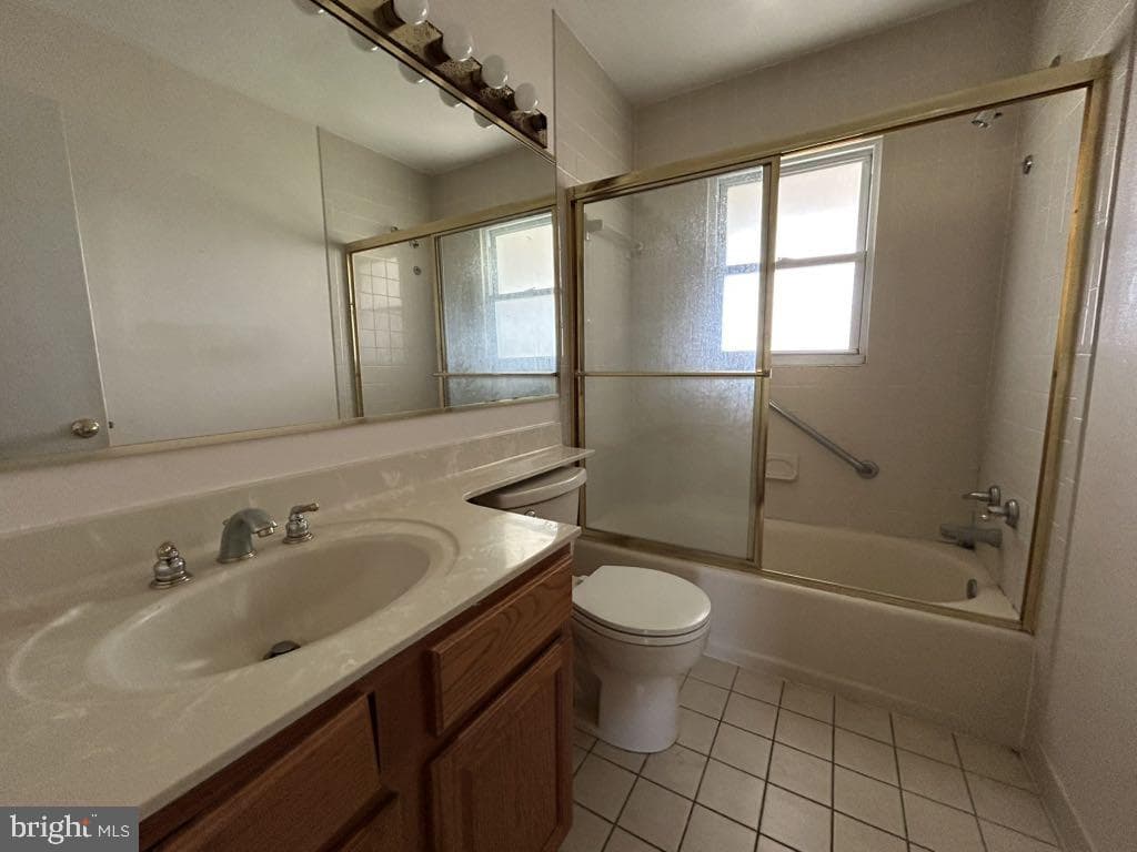 1506 Stirling Court photo 9