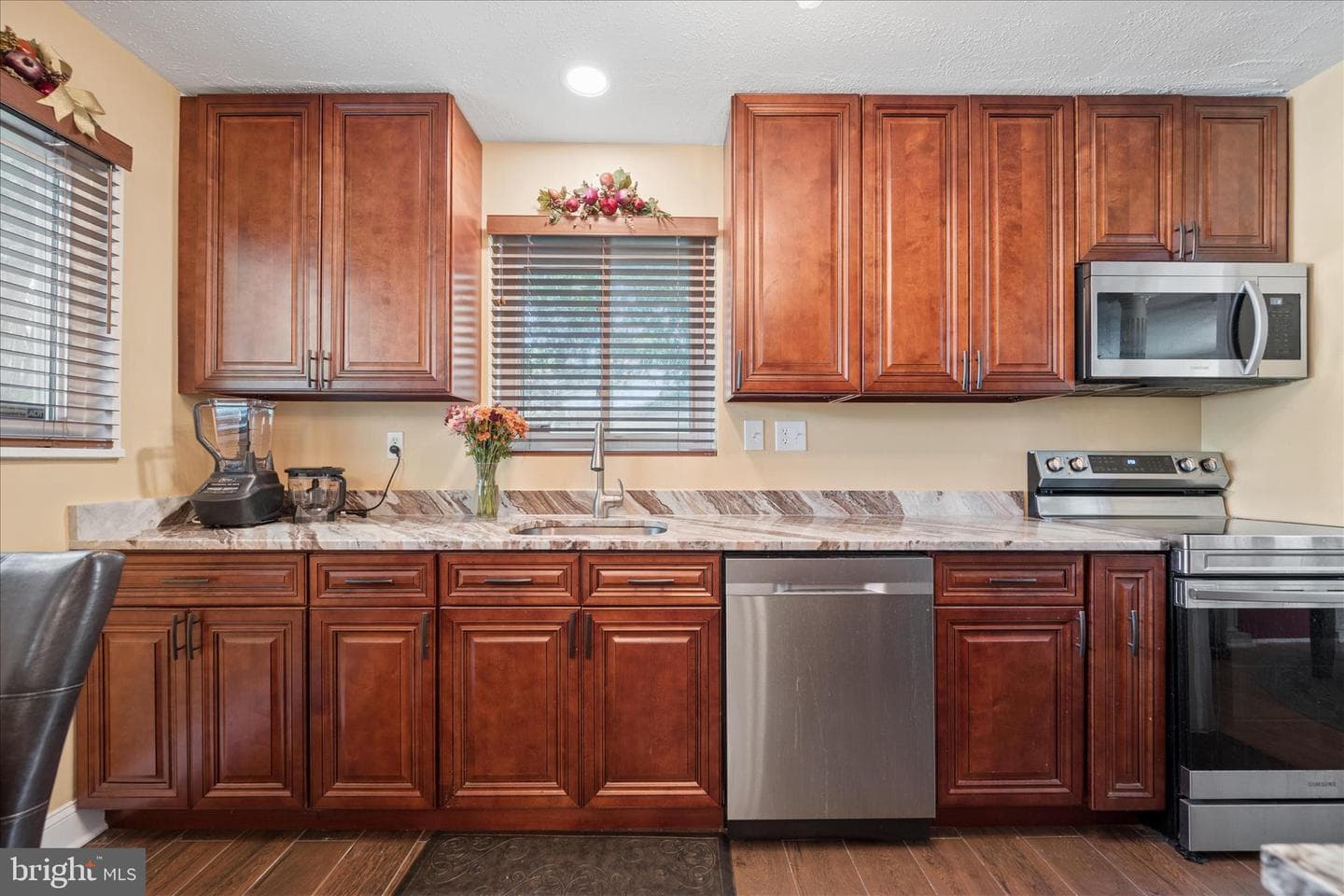 6803 Adelphi Road photo 19