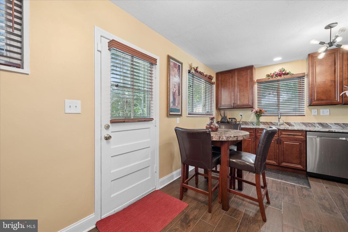 6803 Adelphi Road photo 23