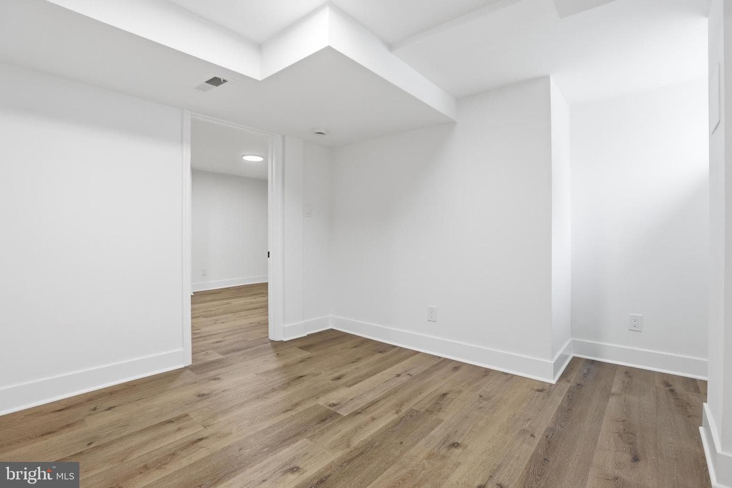 5013 Mineola Road photo 25