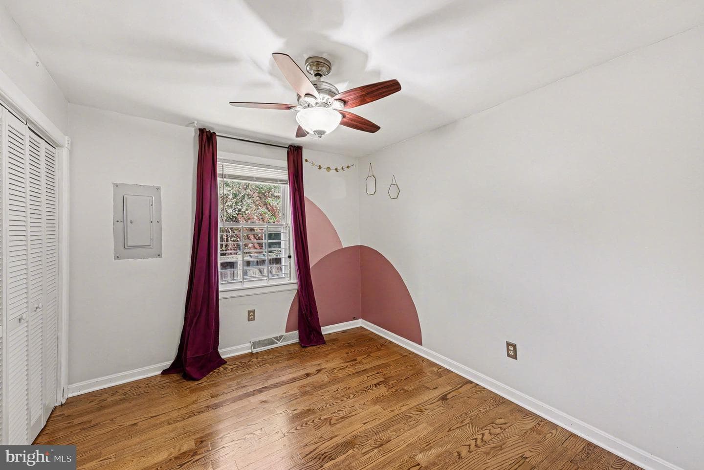 1602 Erskine Street photo 18