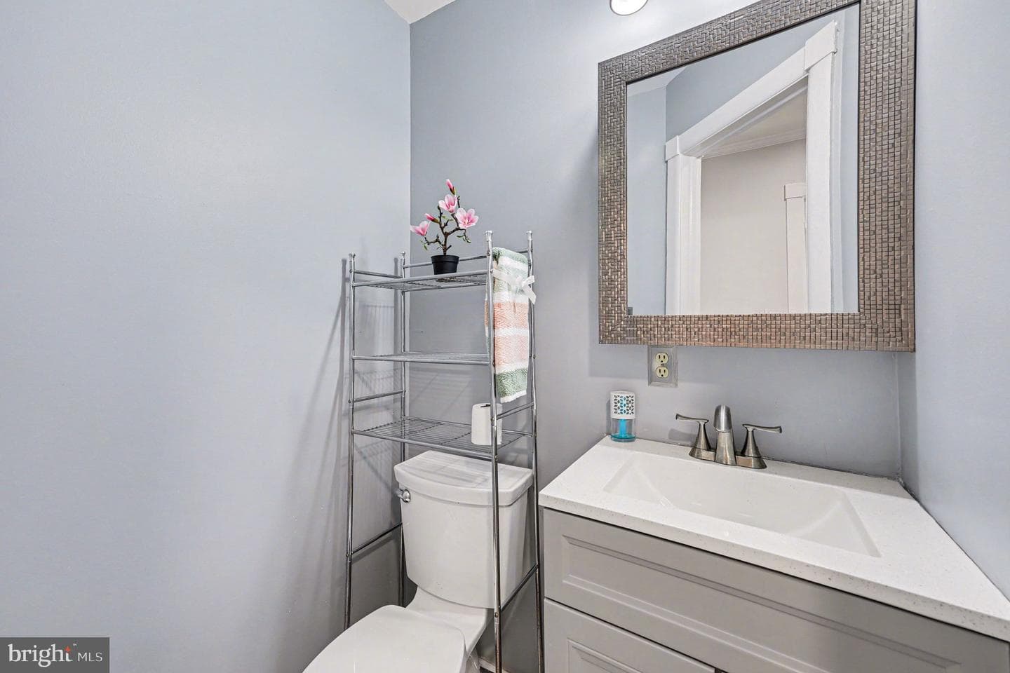 1602 Erskine Street photo 20