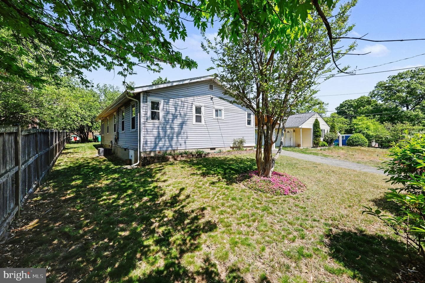 1602 Erskine Street photo 24