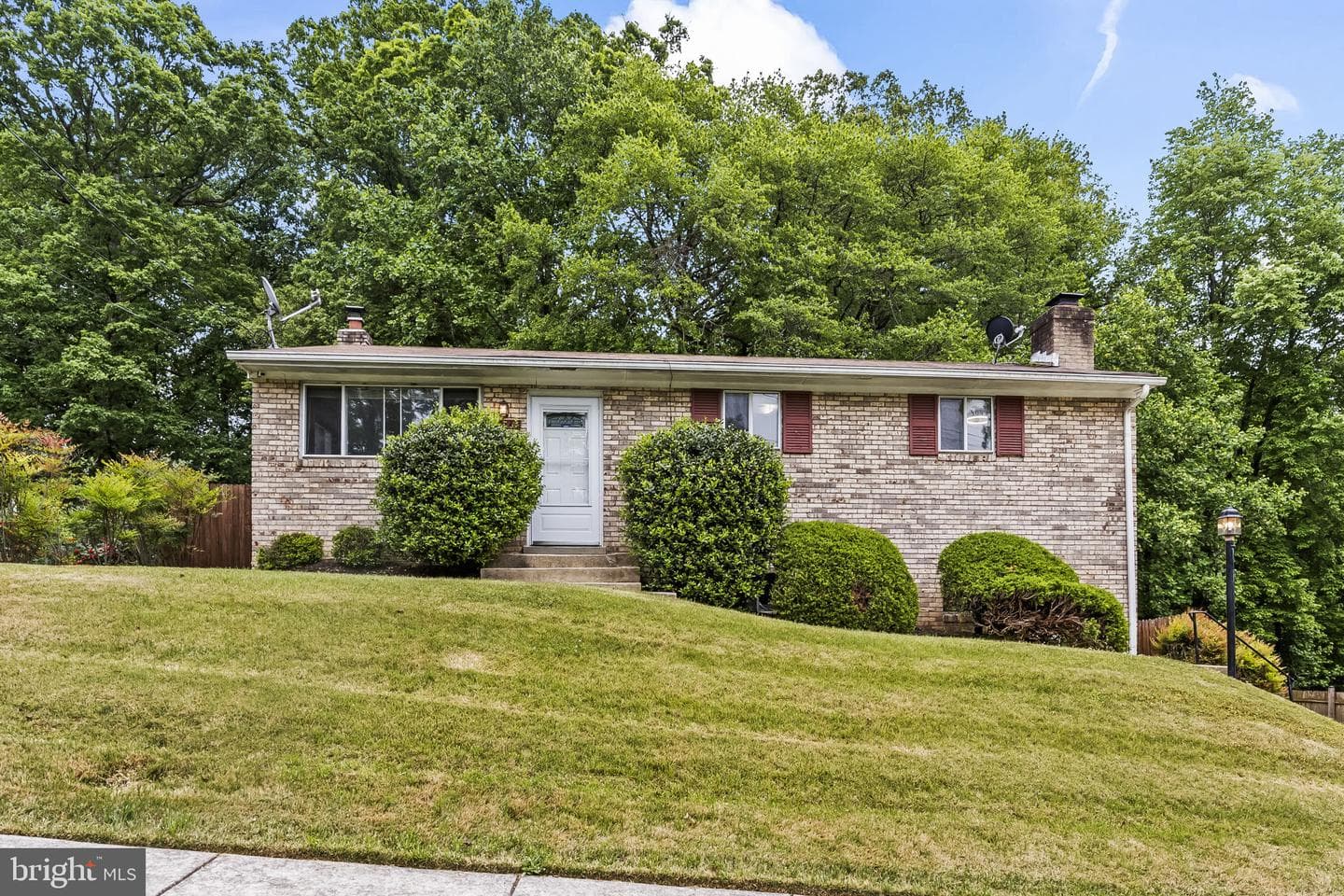 8714 Oakdale Street photo 2