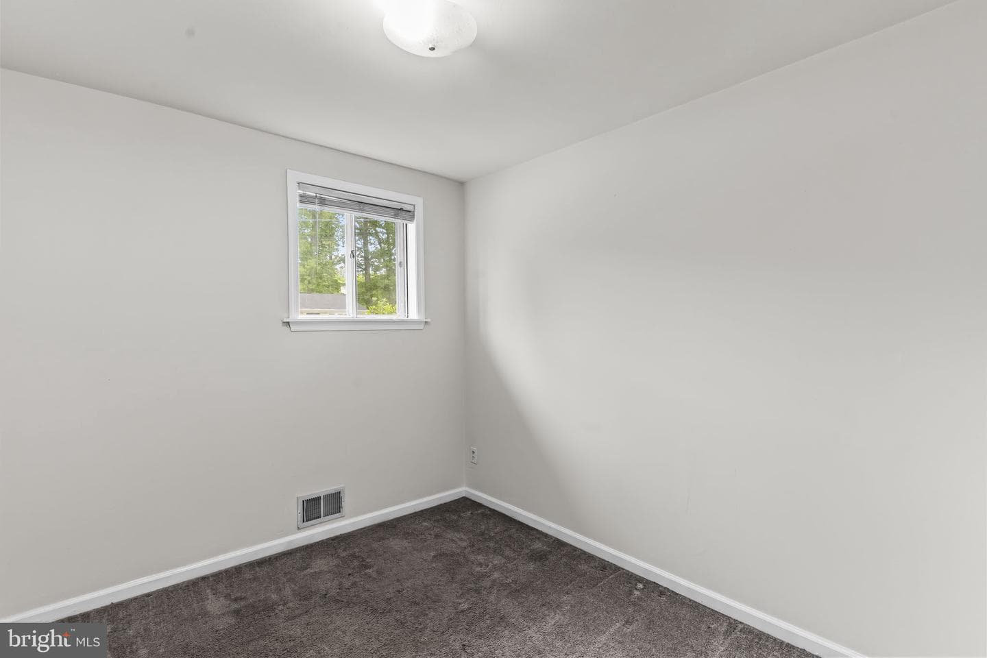 8714 Oakdale Street photo 6