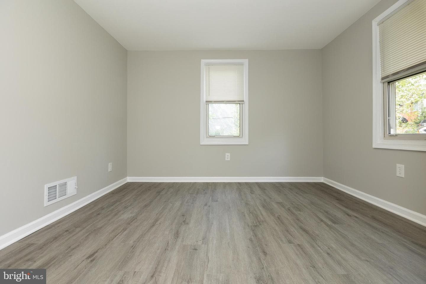 9520 48th Avenue photo 35