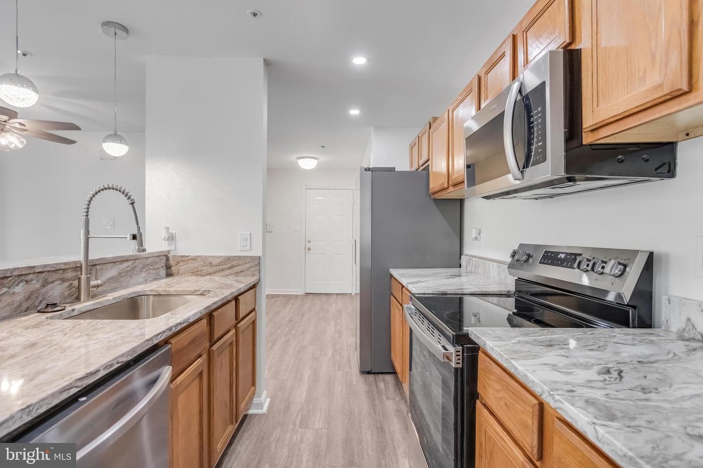 9700 Lake Pointe Court #202 photo 6