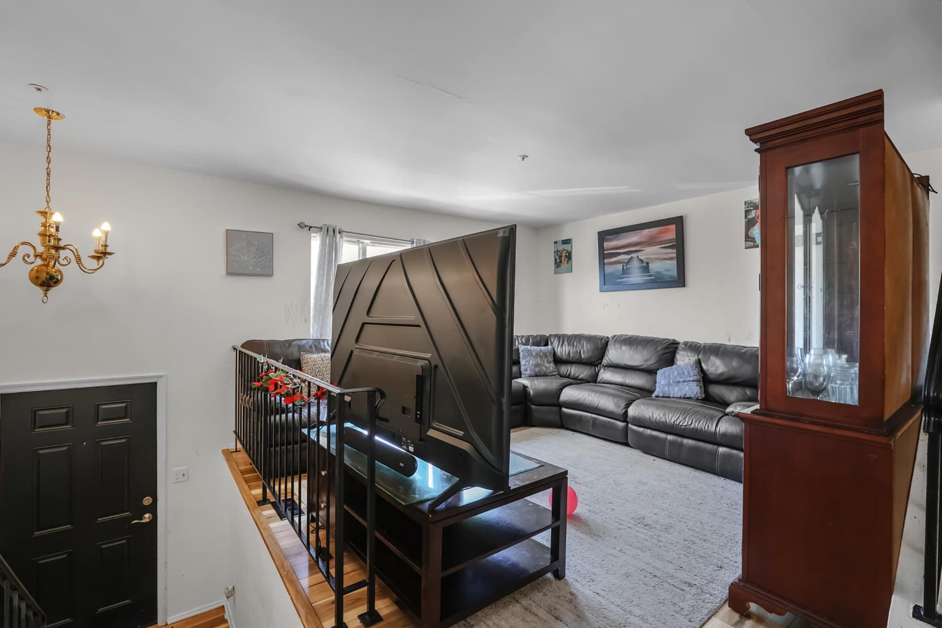 5743 Regency Lane photo 3