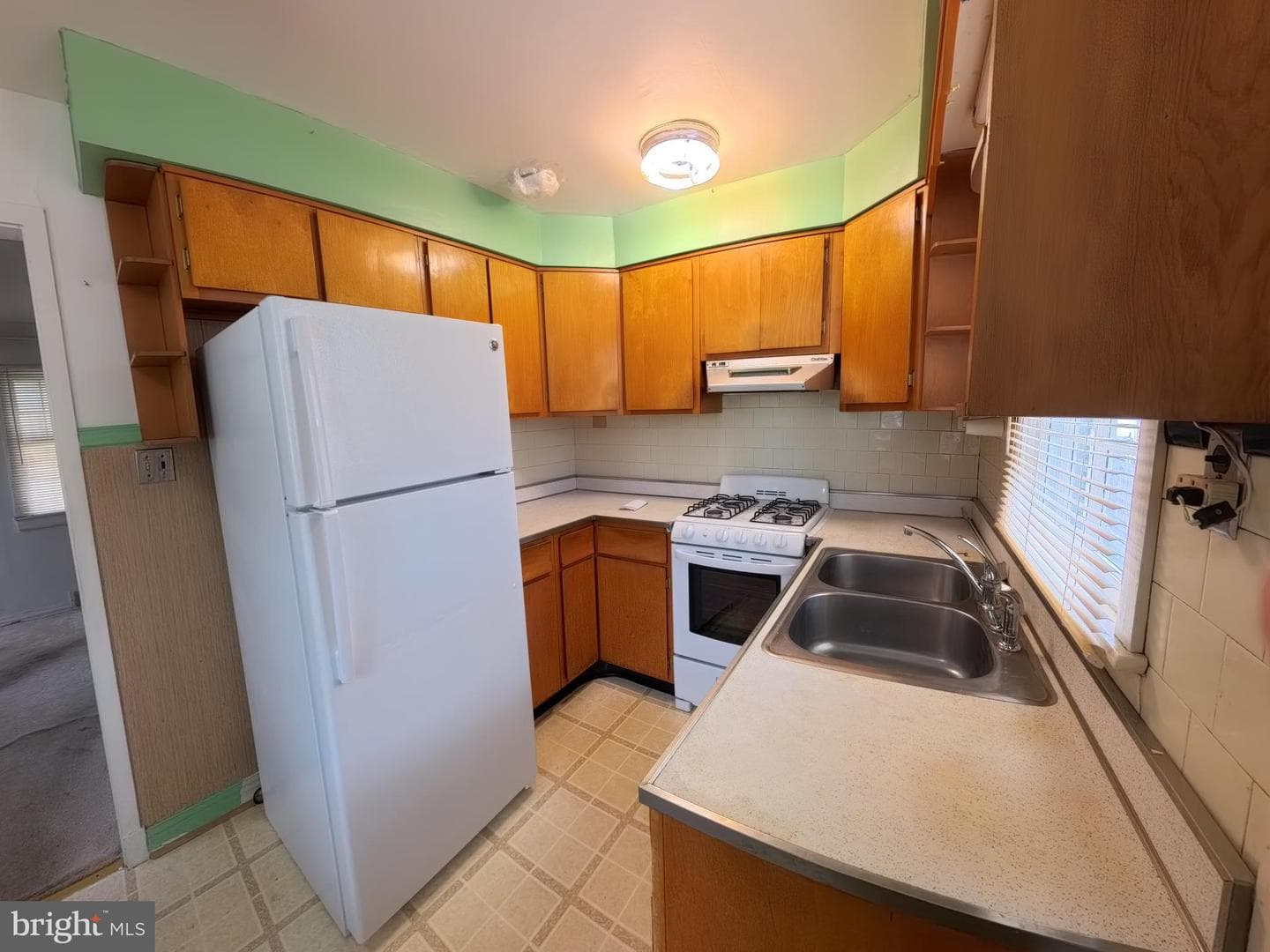 9428 Washington Blvd photo 13