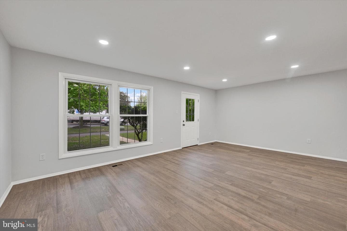 15308 Annapolis Road photo 5