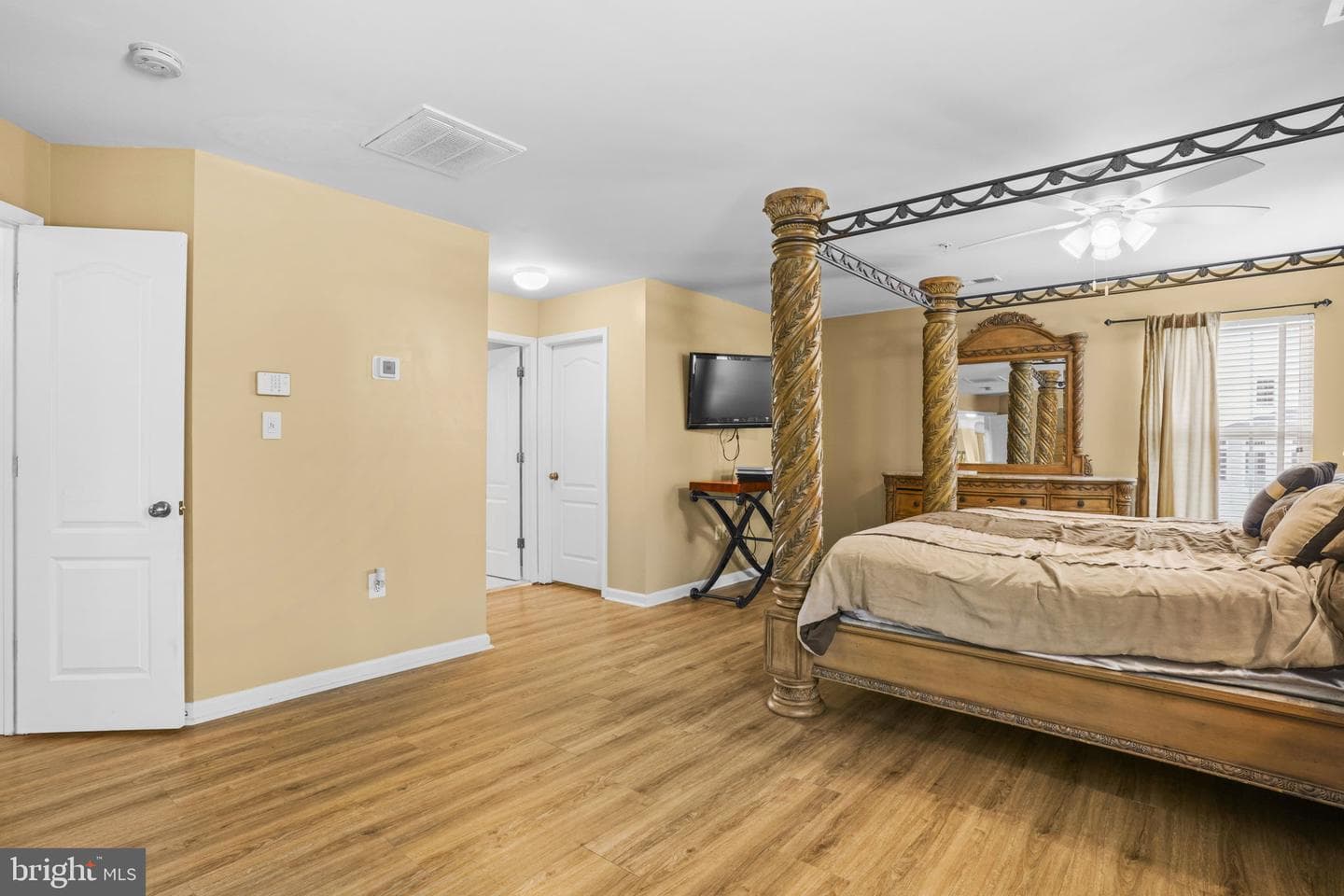 1507 Saint Albans Lane photo 31