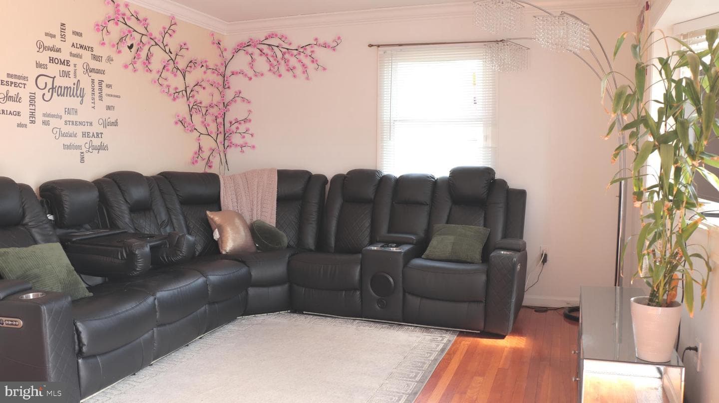 1701 Rollins Place photo 3