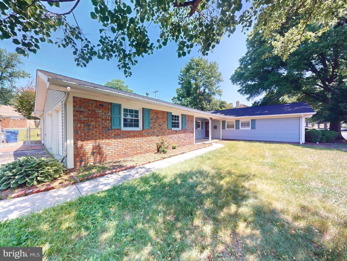 12200 Maycheck Ln photo 2