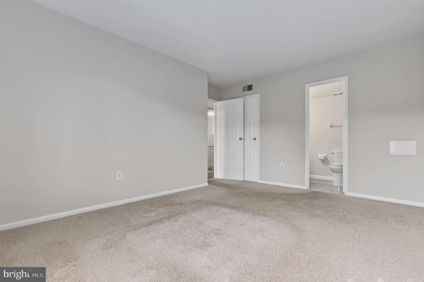 6942 Hanover Parkway #200 photo 23