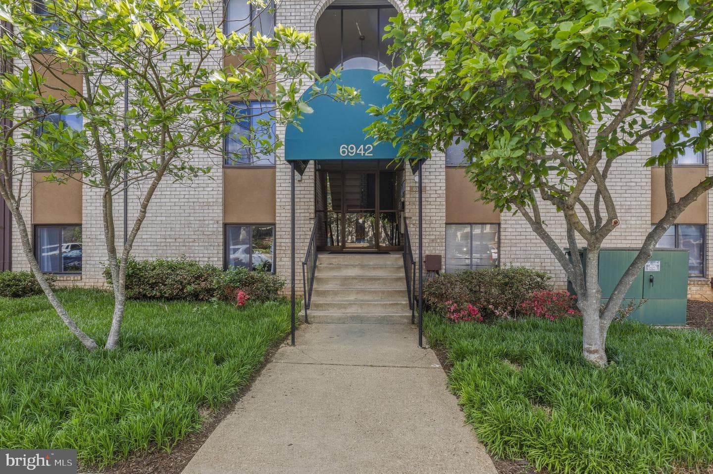 6942 Hanover Parkway #200 photo 29