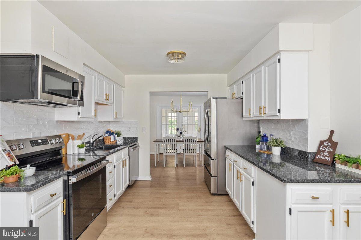13021 Chalfont Avenue photo 10