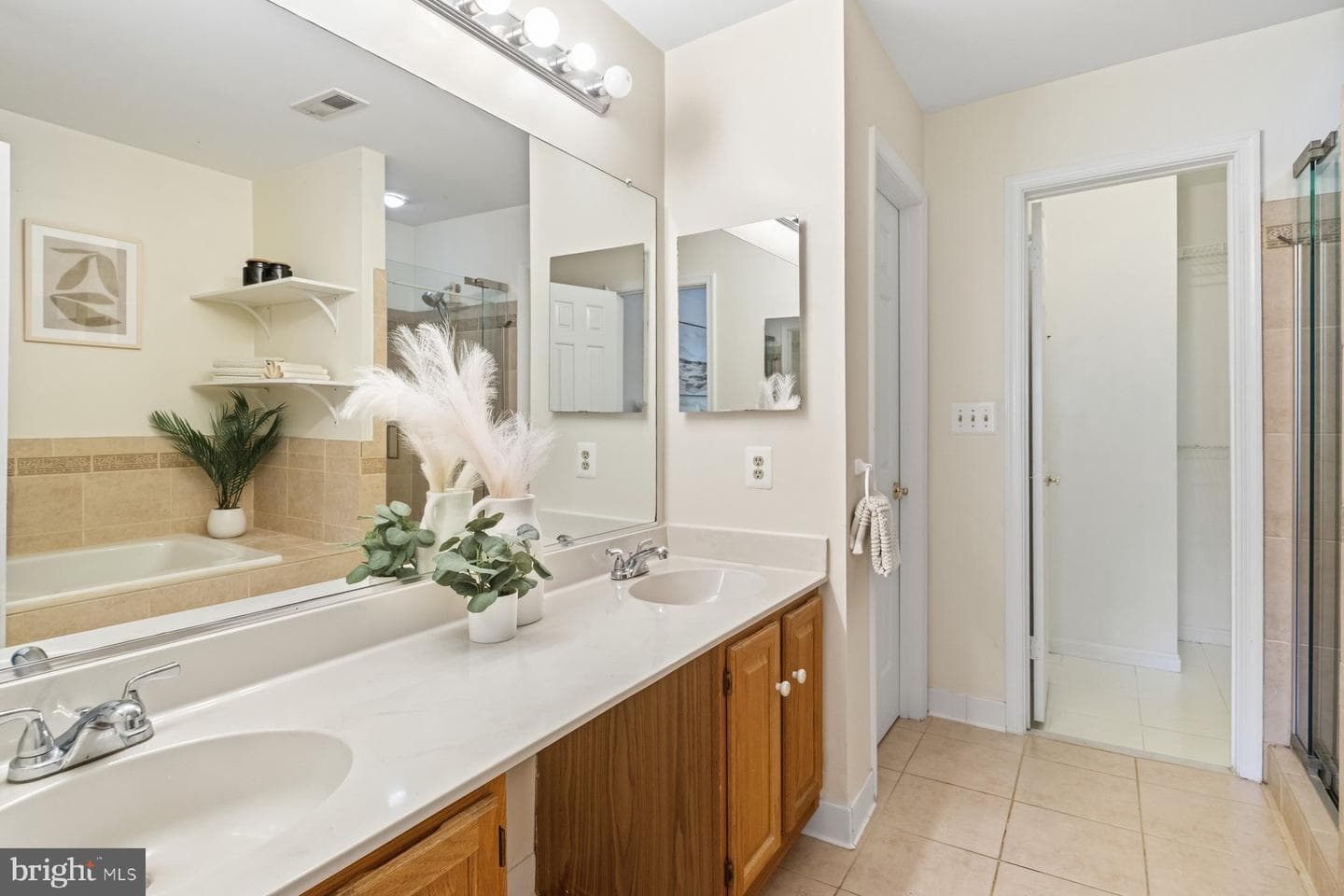 14215 Greenview Drive photo 20