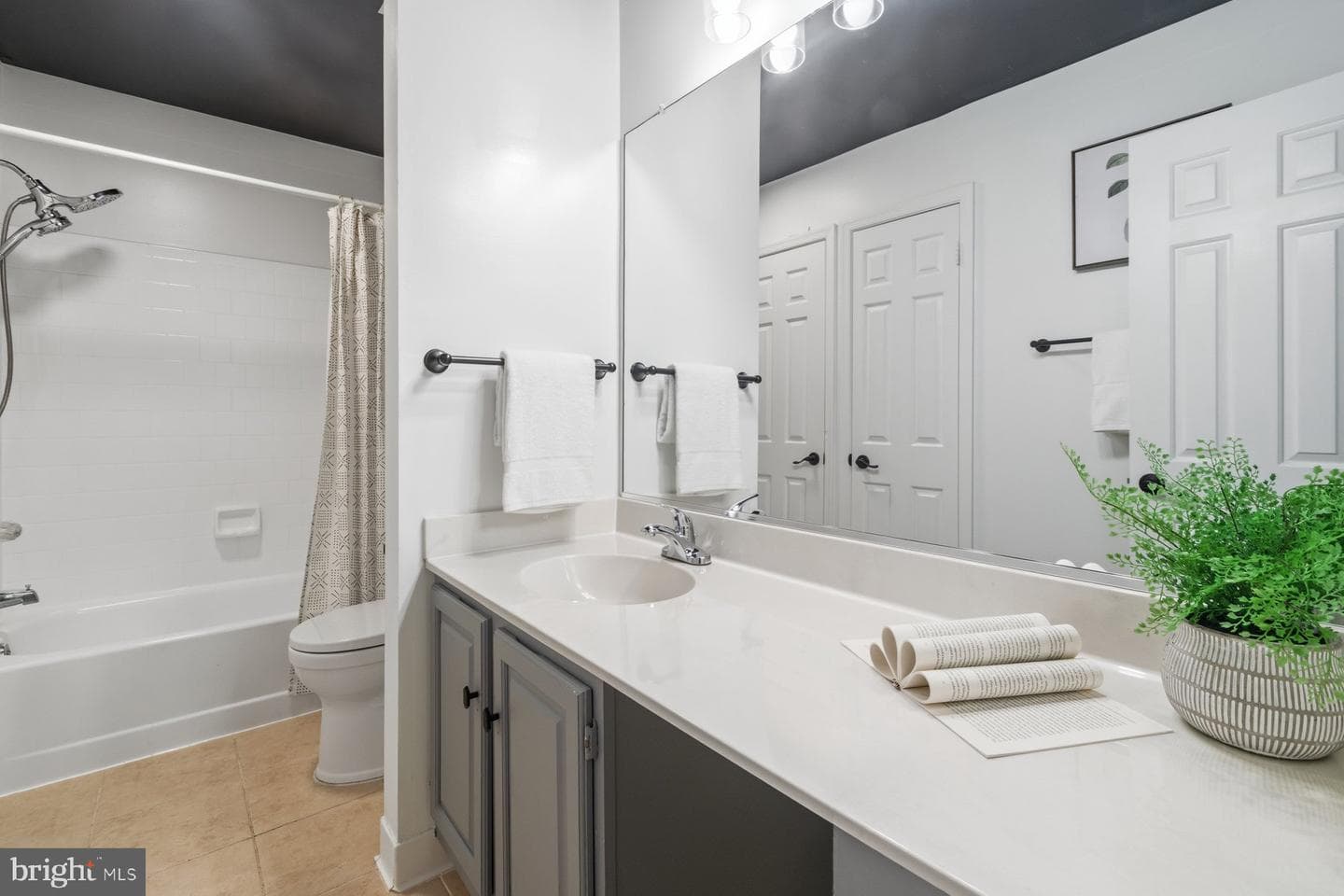 14215 Greenview Drive photo 27