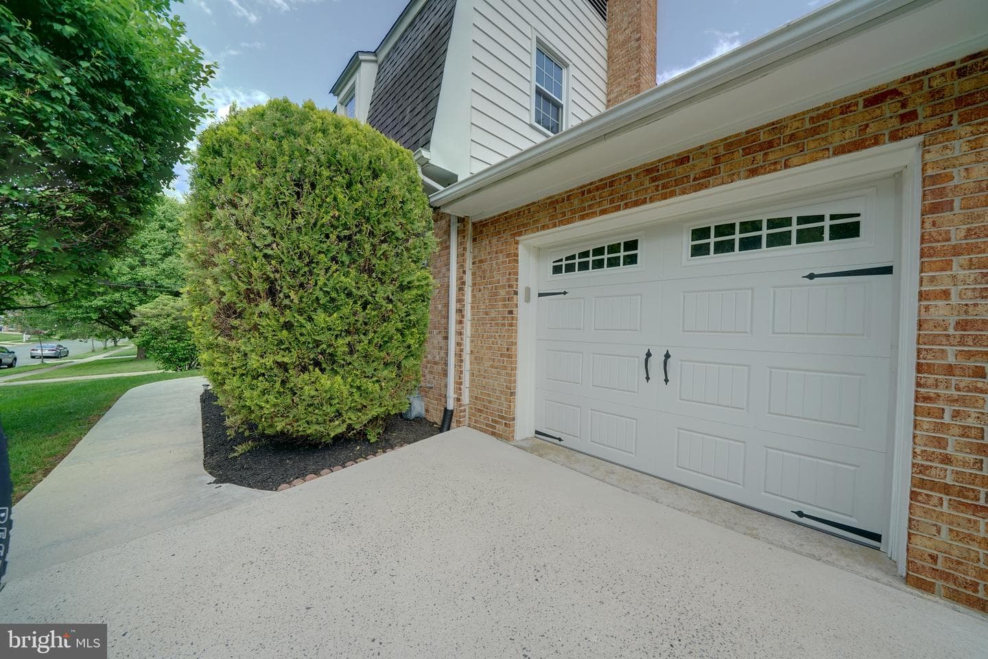 6301 Kaybro Street photo 2