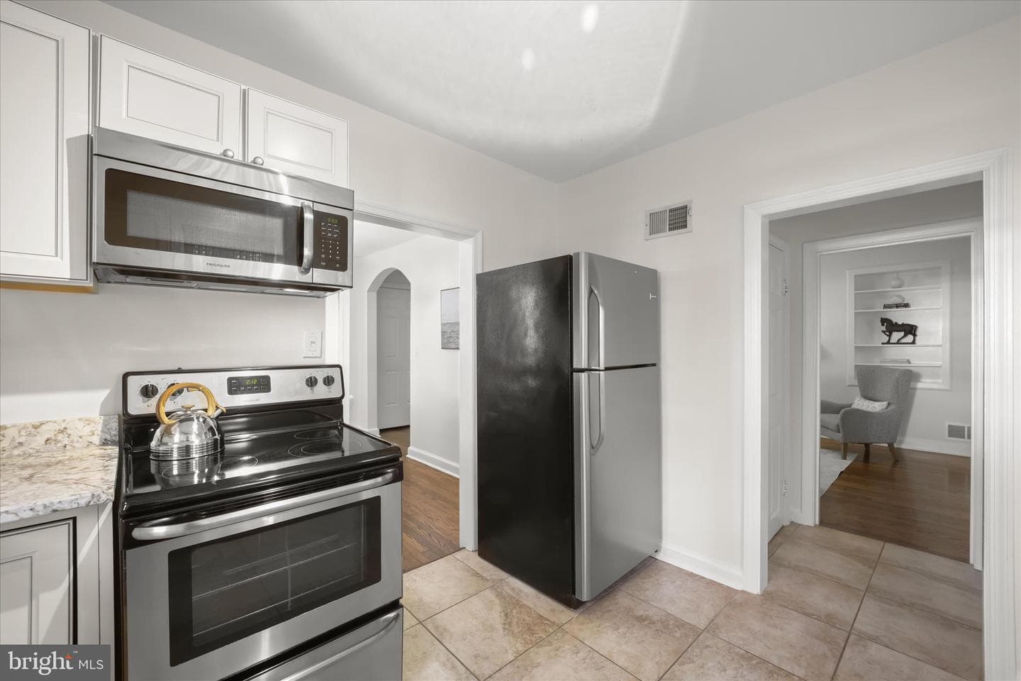 4911 Ravenswood Road photo 12