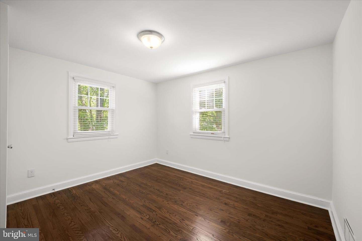 4911 Ravenswood Road photo 19