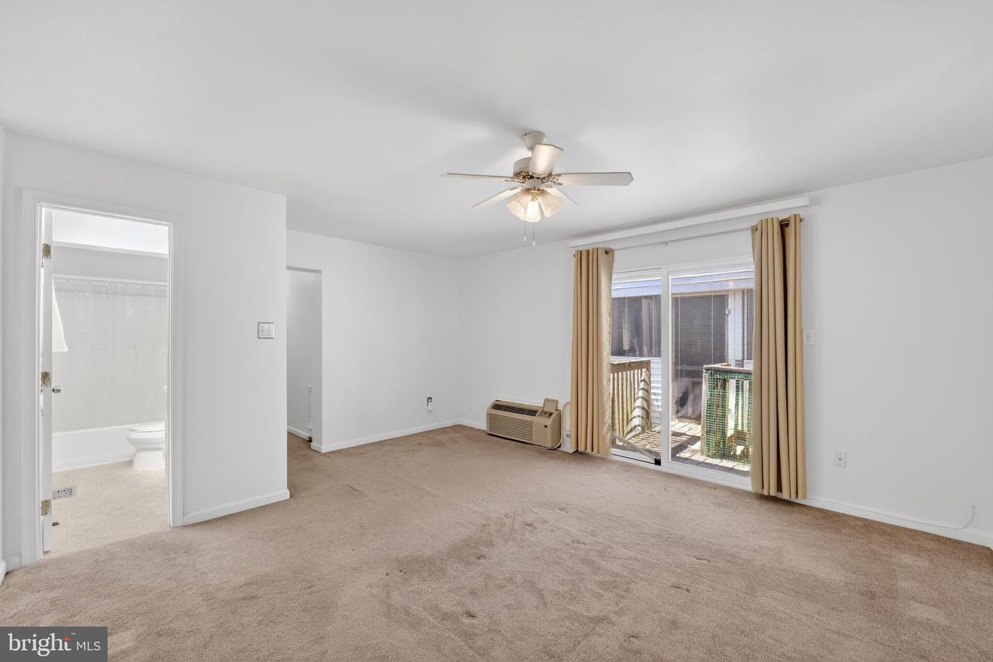 10702 Hollaway Drive photo 12