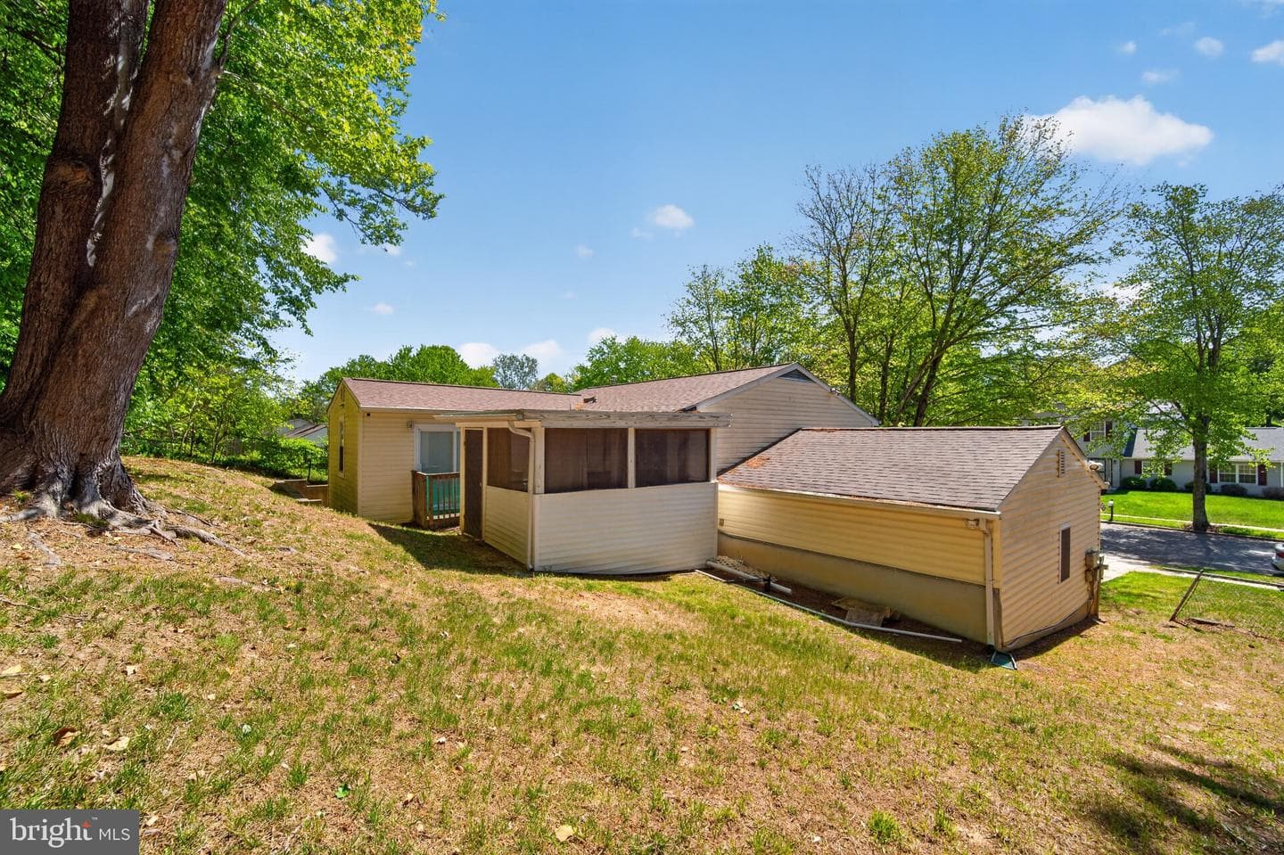 10702 Hollaway Drive photo 18
