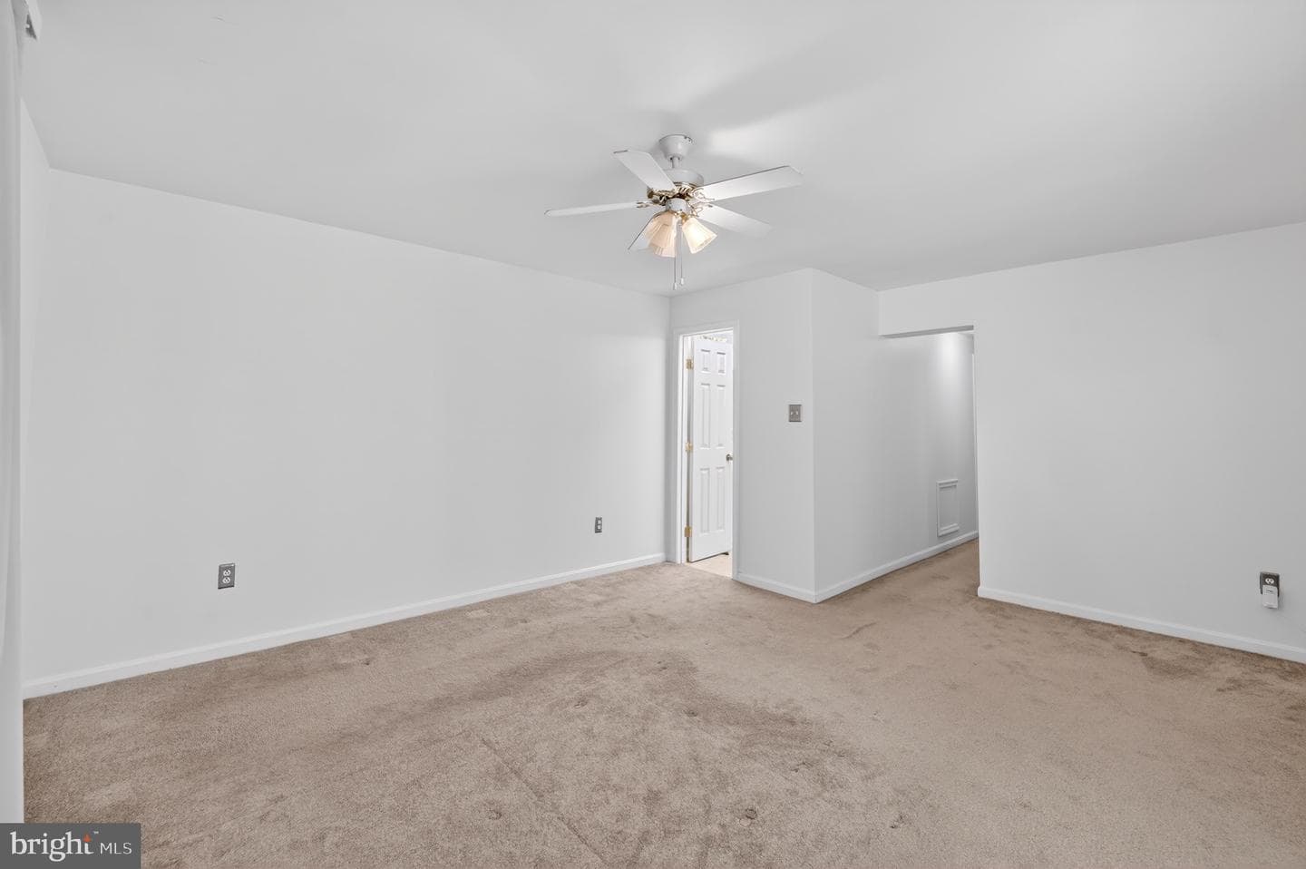 10702 Hollaway Drive photo 7
