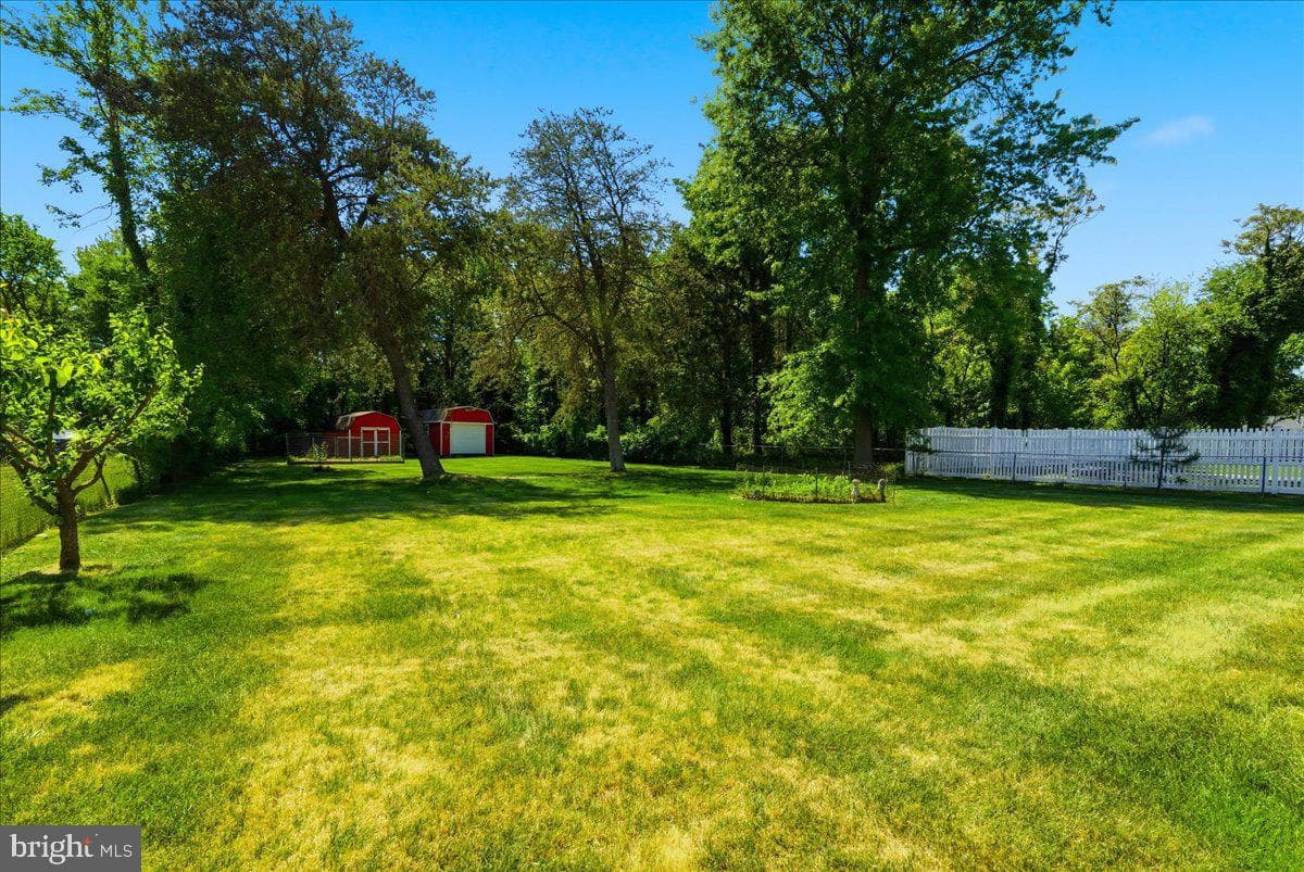 7118 Allentown Road photo 27