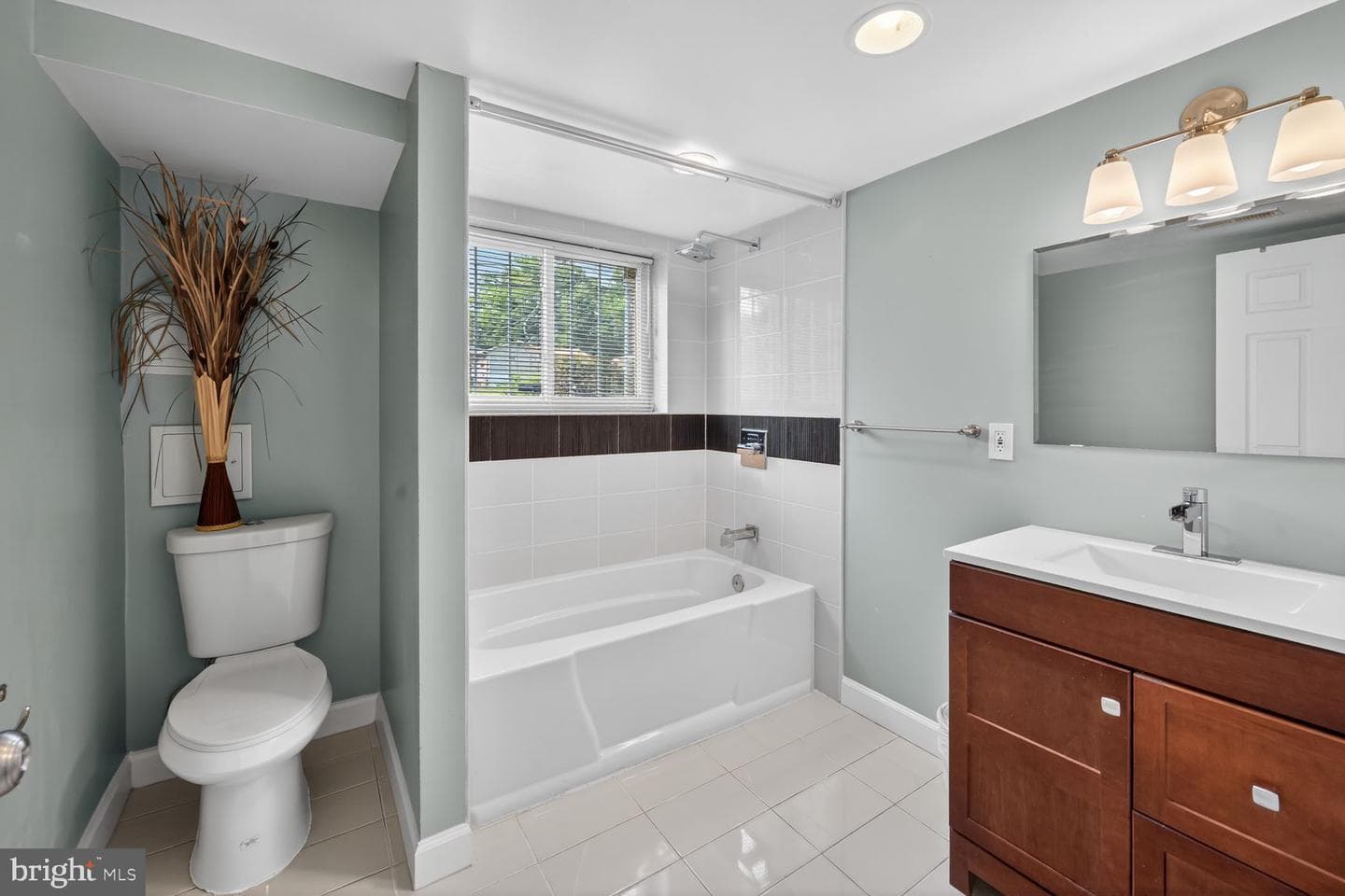 5506 Helmont Drive photo 9