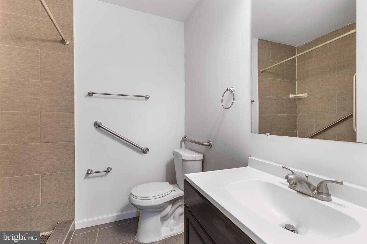 205 Weymouth Street photo 13