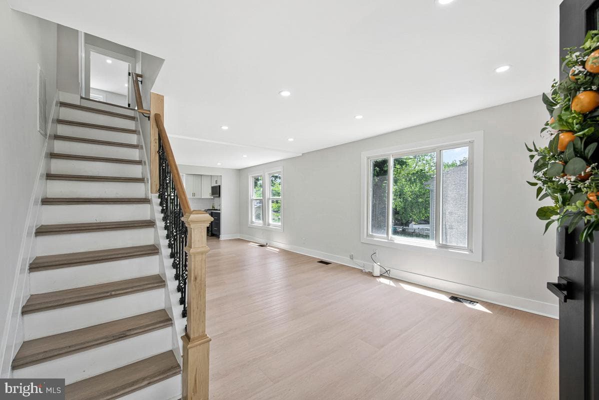 504 Balboa Avenue photo 4