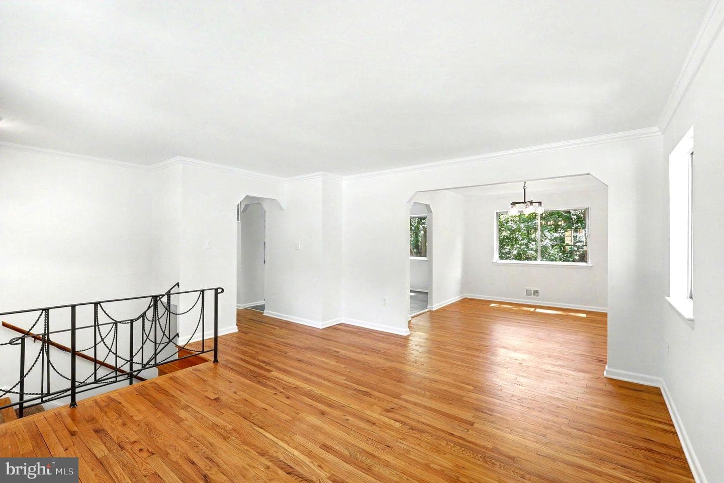5014 Woodford Lane photo 2