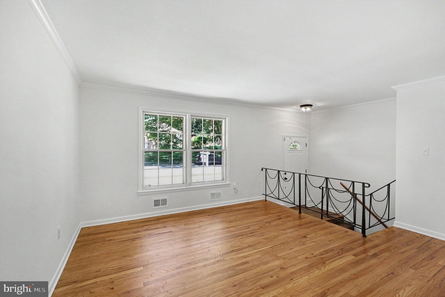 5014 Woodford Lane photo 6