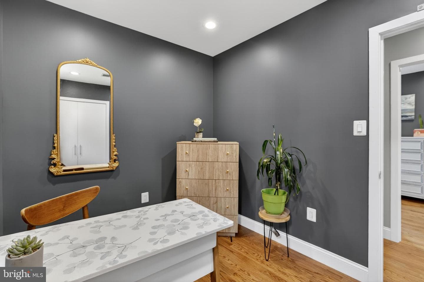 817 57th Pl photo 12