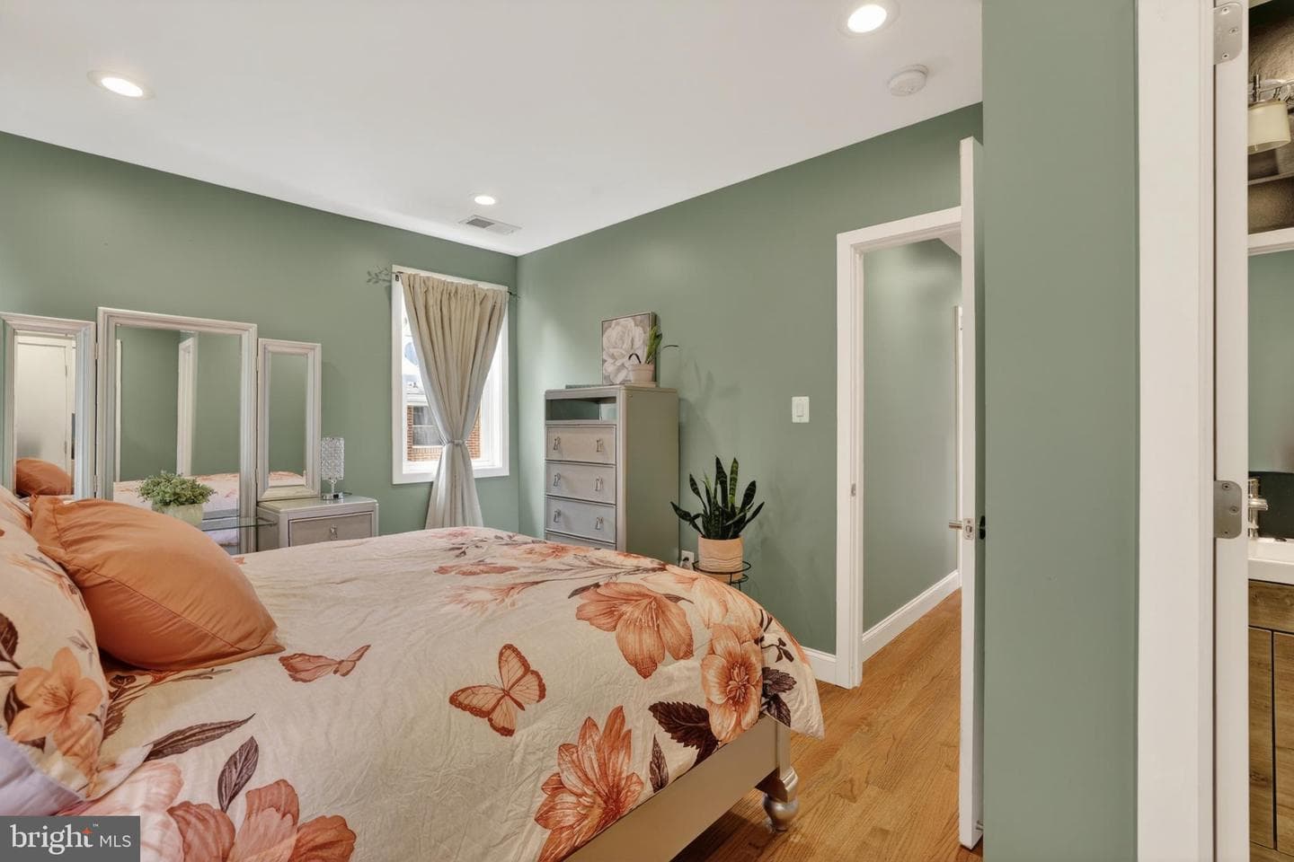 817 57th Pl photo 18