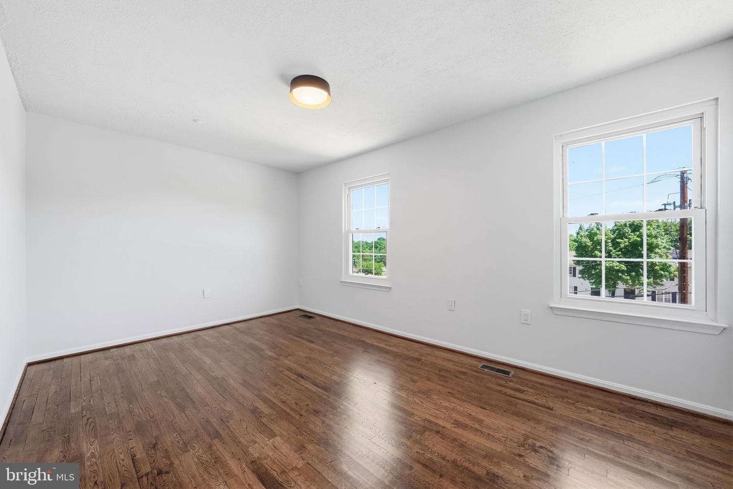 5515 K St photo 28