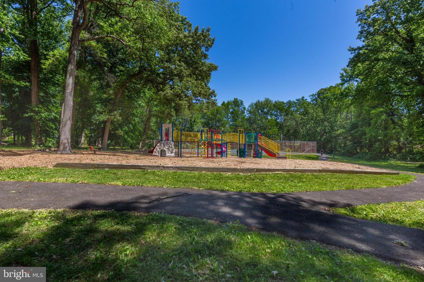 201 Castleton Place photo 40