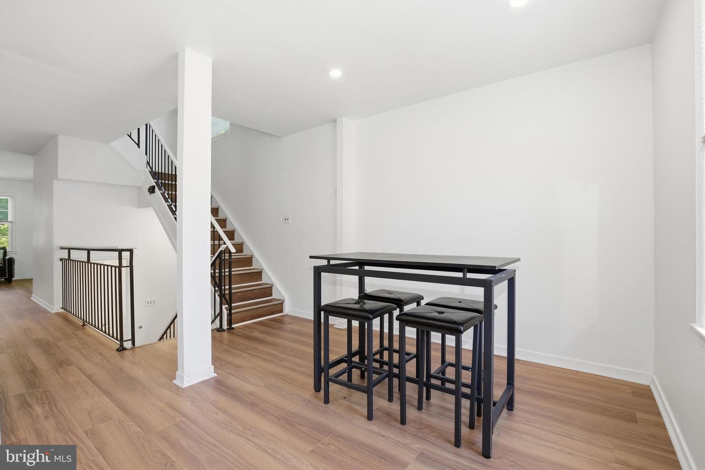 201 Castleton Place photo 5