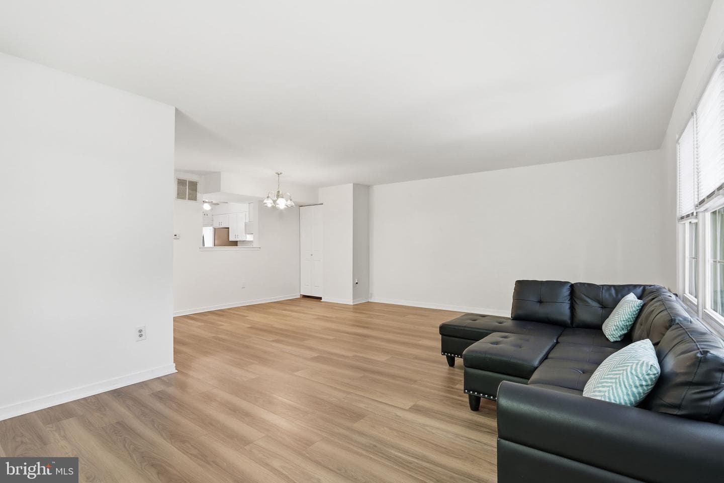 201 Castleton Place photo 8