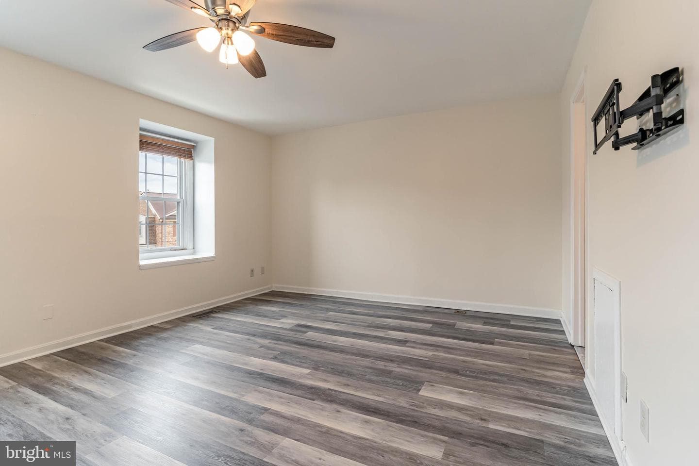 5922 Surratts Village Drive photo 23