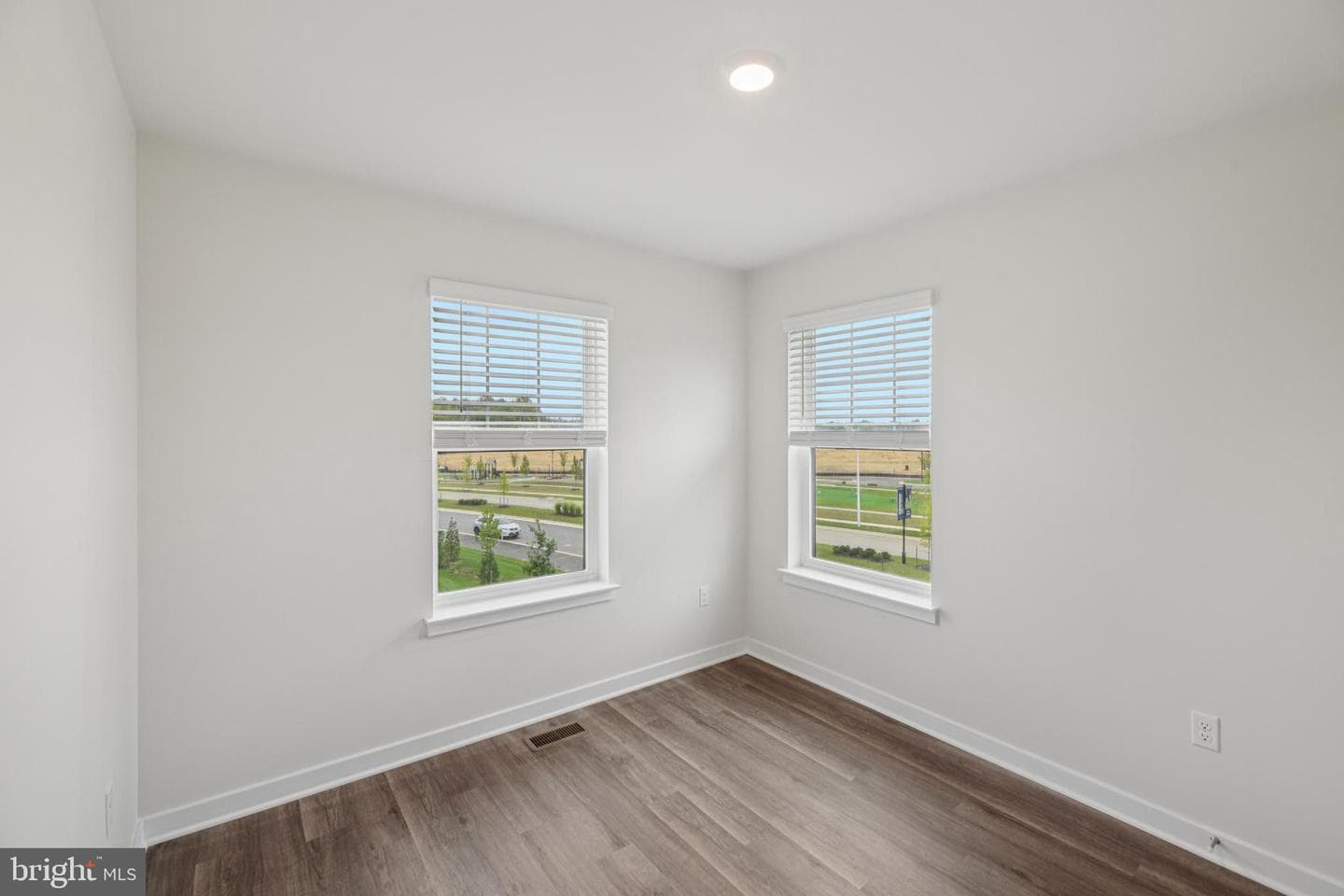 7428 Calm Retreat Boulevard photo 30