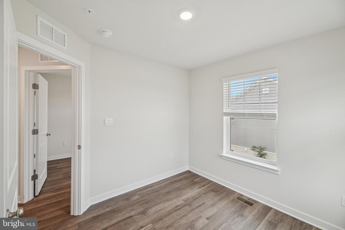 7428 Calm Retreat Boulevard photo 32