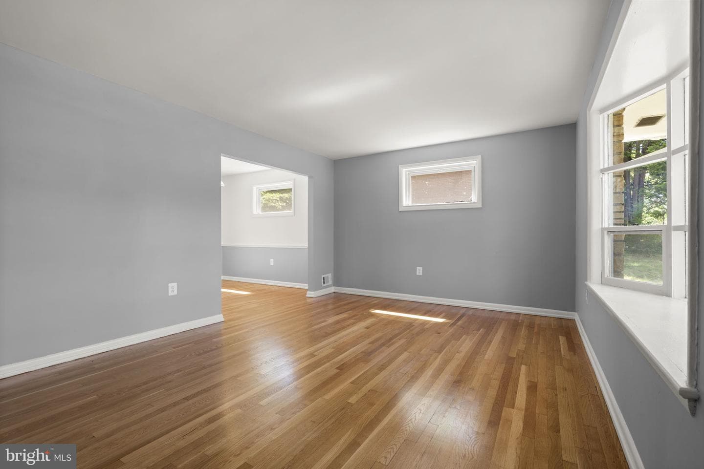 9109 Drake Place photo 4