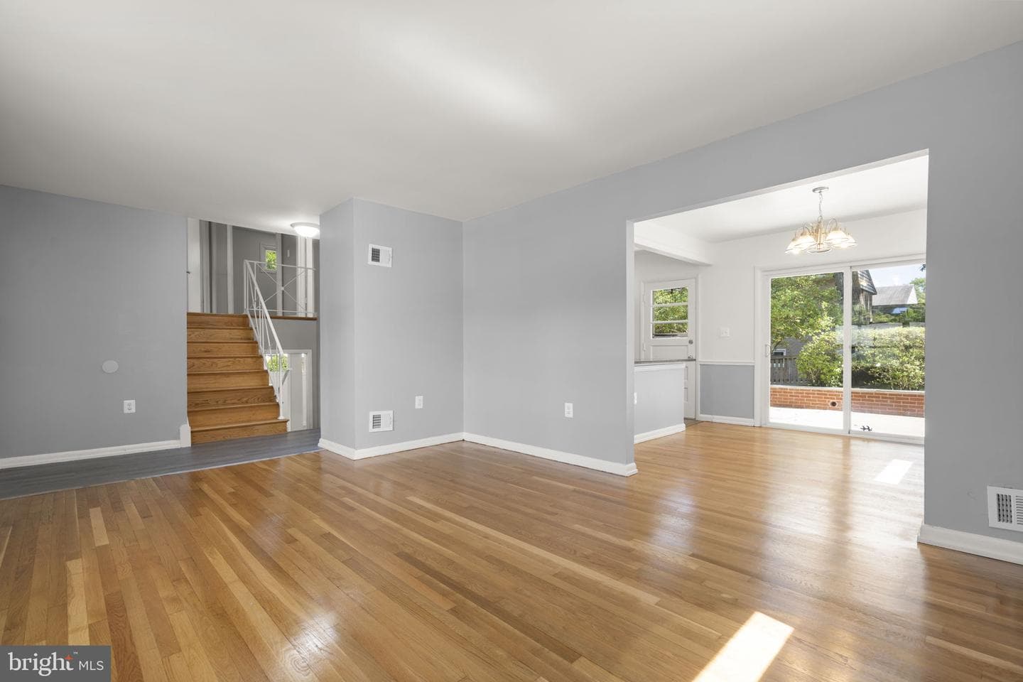 9109 Drake Place photo 7