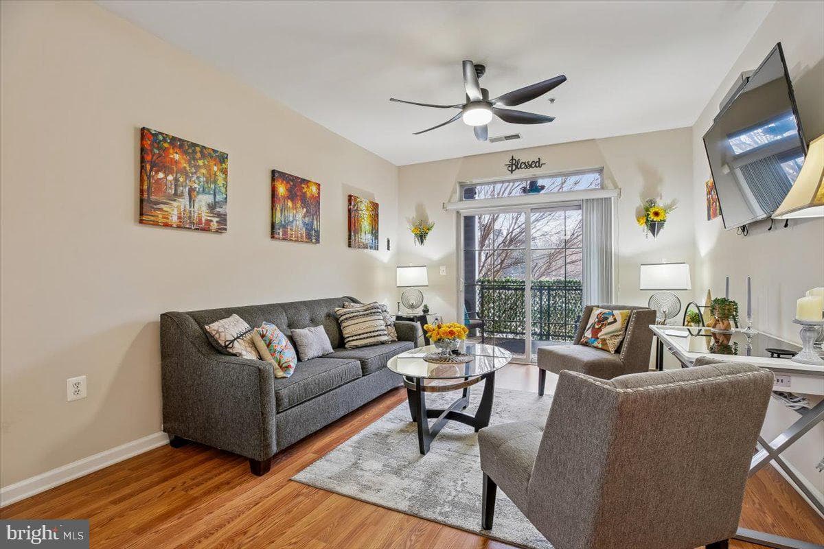 1321 Karen Boulevard #301 photo 2