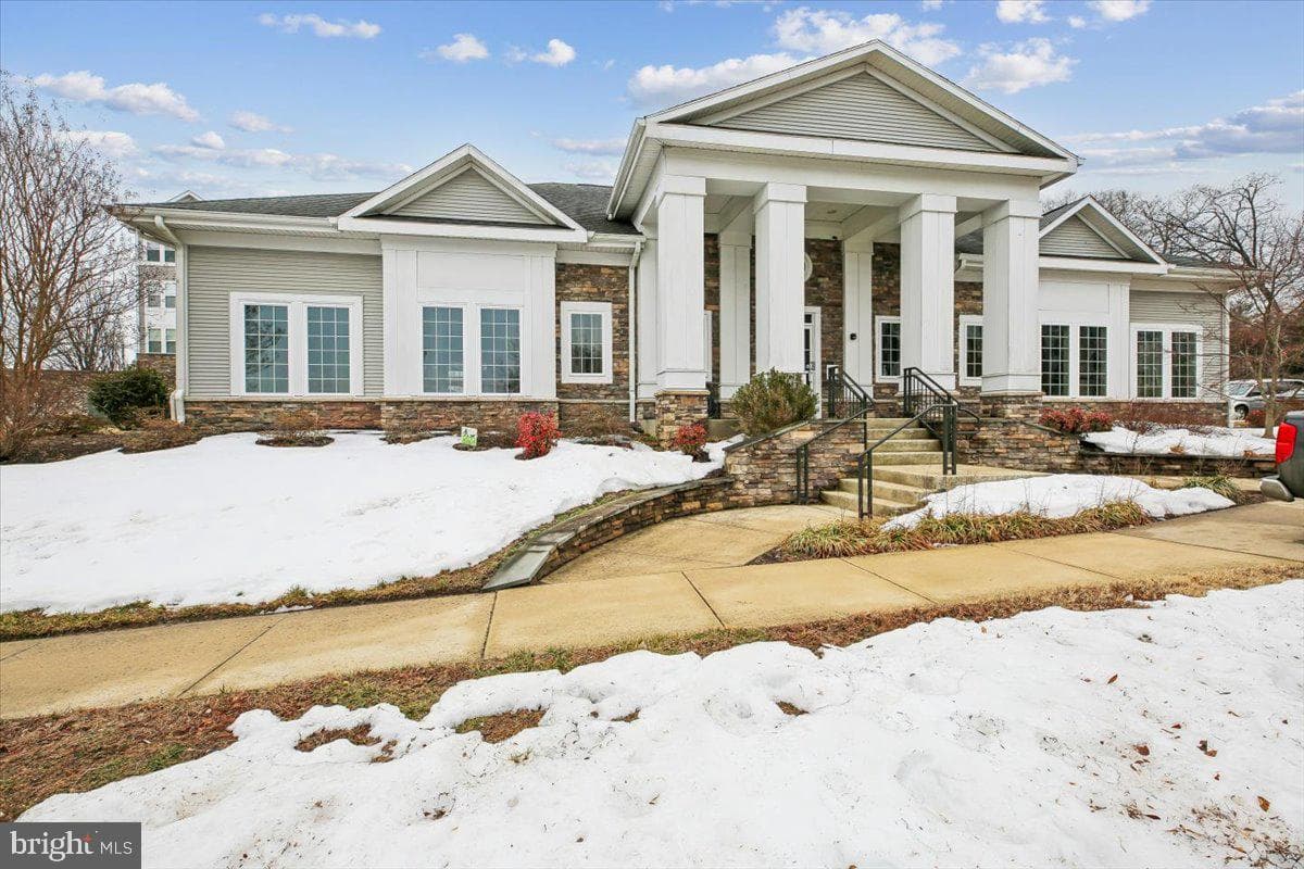 1321 Karen Boulevard #301 photo 20